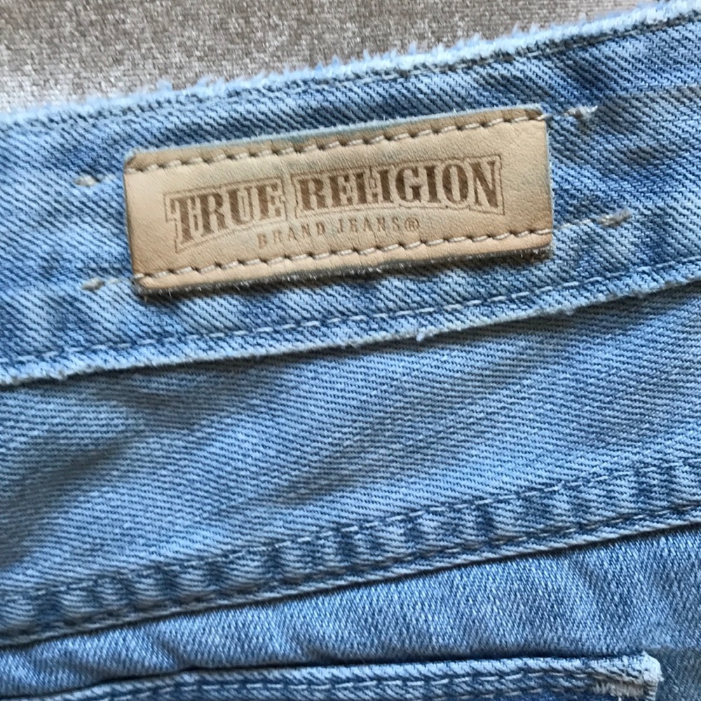 True Religion Cut off jean shorts - Picture 5 of 8